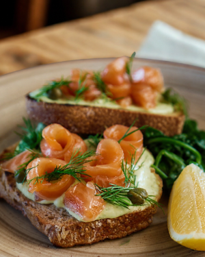 salmon gravlax