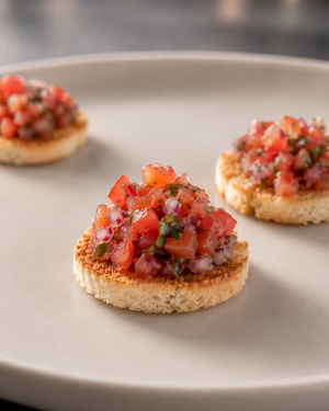 tomato salsa crostini